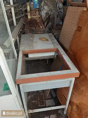 [eLicytacje] I licytacja - Szafka i stół laboratoryjny - POZNANIAK.NET