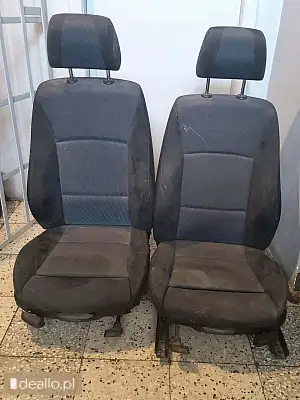 [eLicytacje] I licytacja - komplet przednich foteli samochodowych od pojazdu marki BMW nr VIN WBAUX3 - POZNANIAK.NET